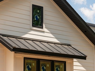 diamond_kote_white_siding_overhang